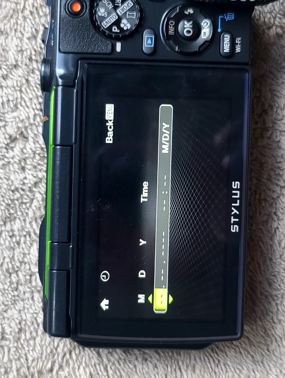Olympus Tough Compact Digital Camera — Green and Black - Picture 3 of 5